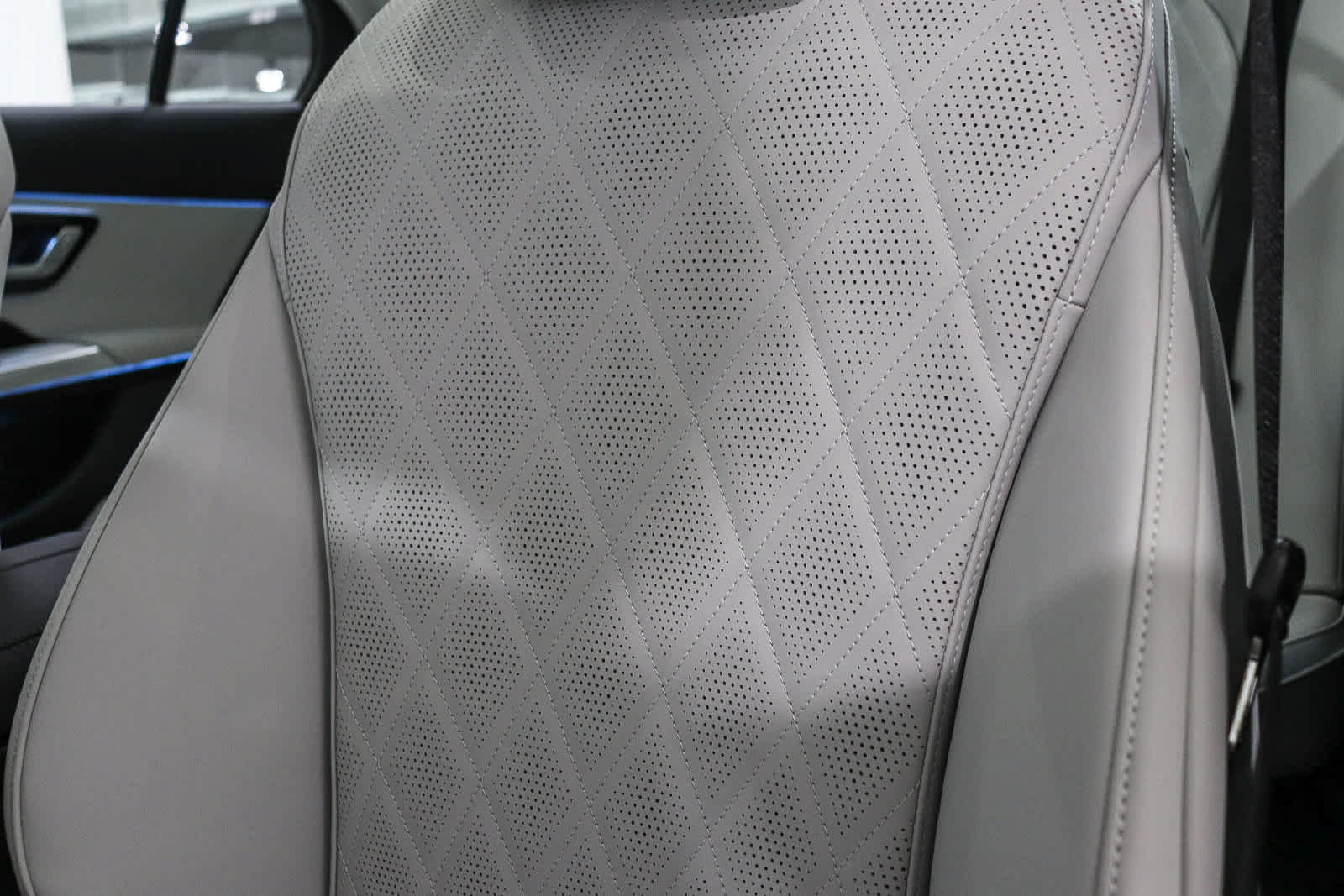 New 2027 Mercedes-Benz E 450 4MATIC Sedan image 29