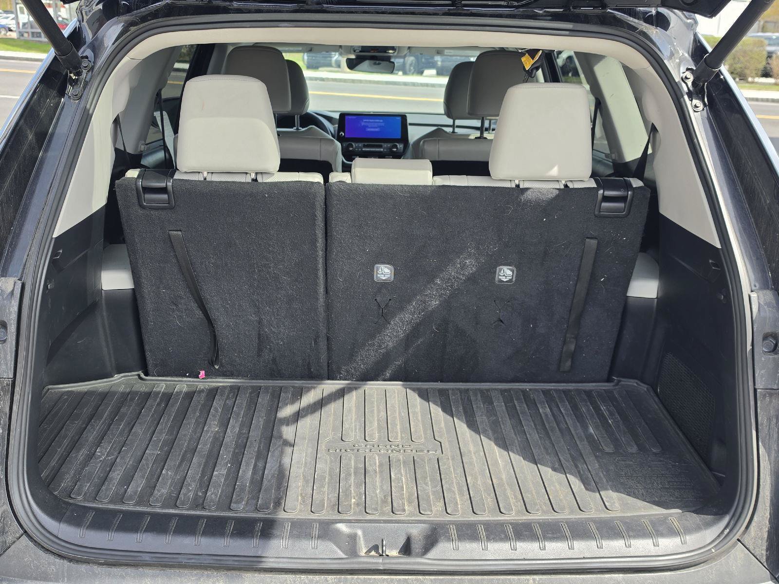 Used 2024 Toyota Grand Highlander AWD image 9
