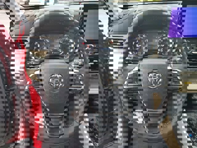 Used 2023 Toyota Highlander XLE image 16