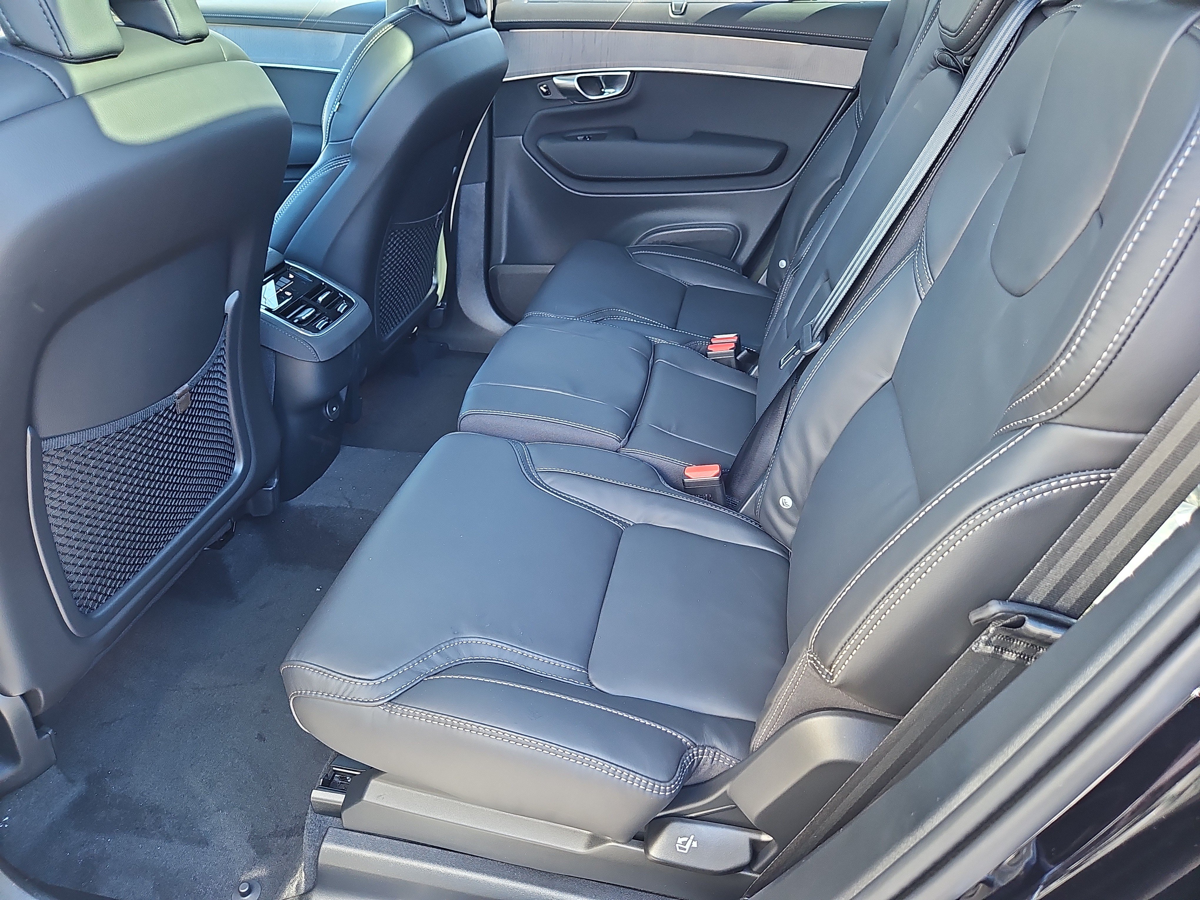 New 2026 Volvo XC90 B6 Ultra w/ Protection Package AWD/4WD image 23