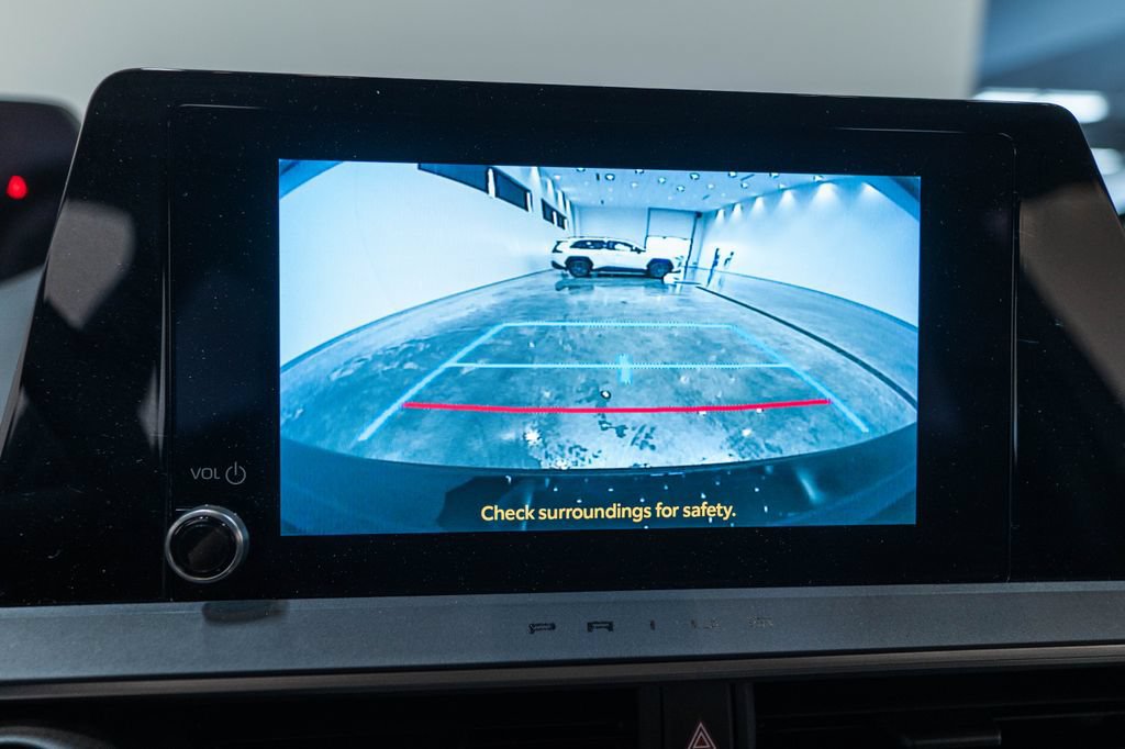 Used 2025 Toyota Prius LE FWD image 29