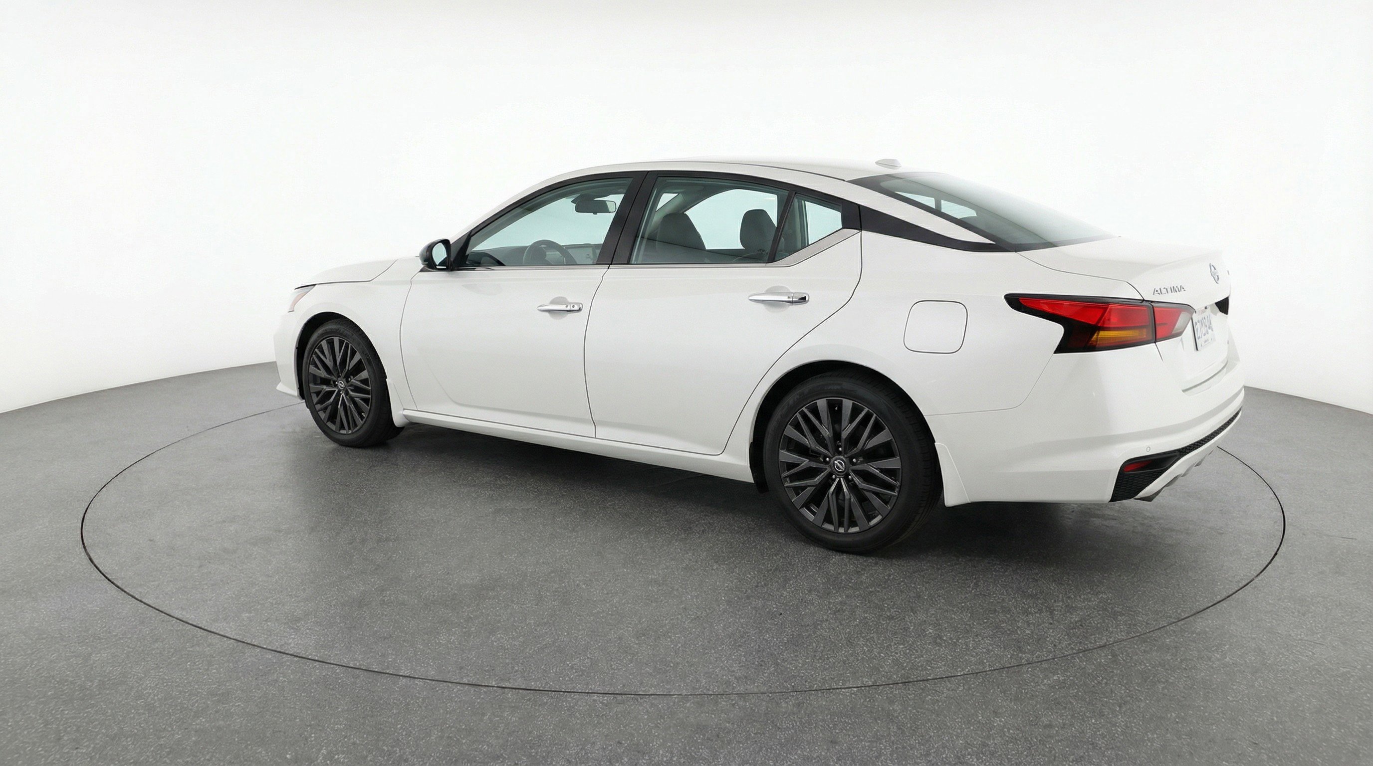 Used 2025 Nissan Altima 2.5 SV image 6