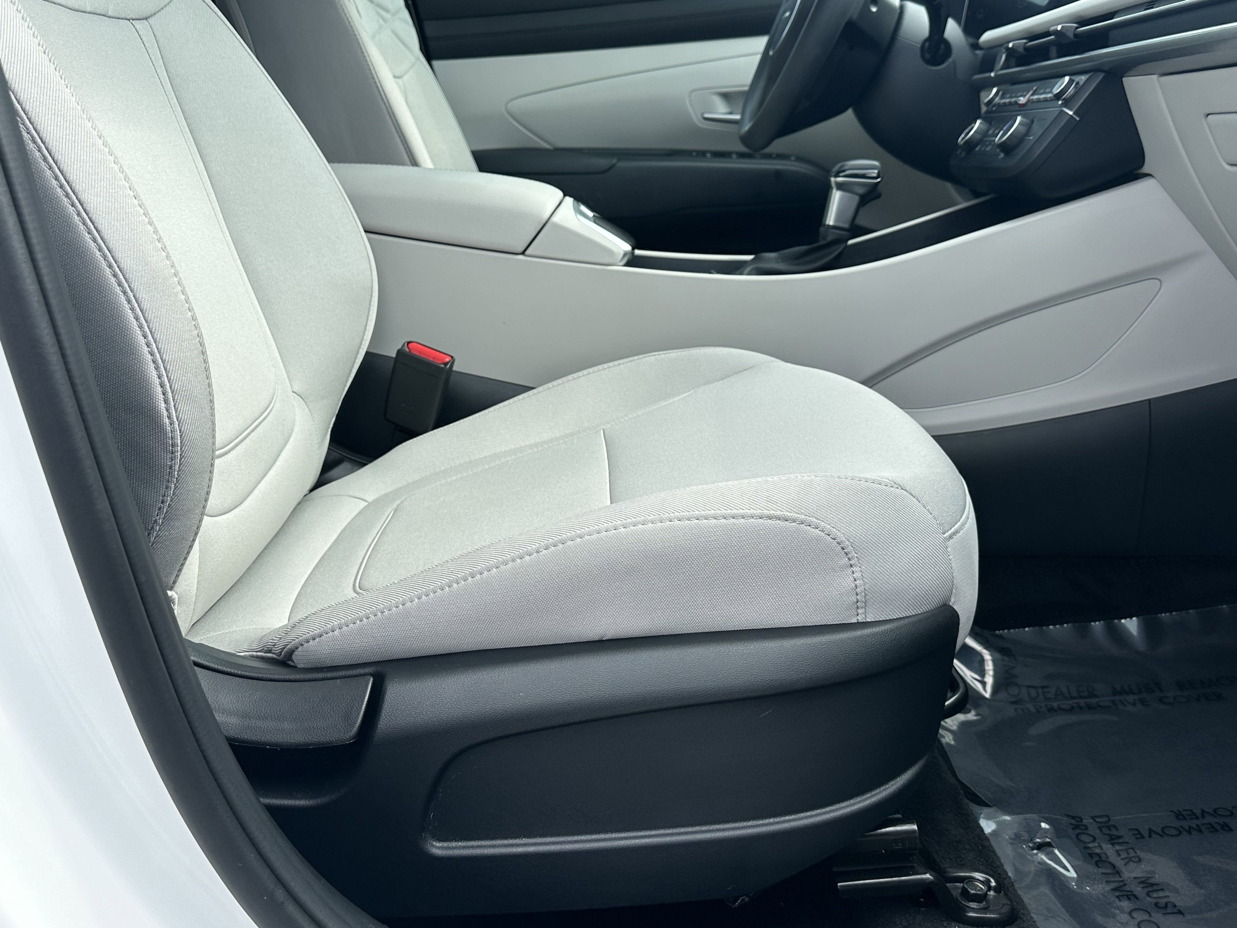 Used 2025 Hyundai Tucson SE image 16