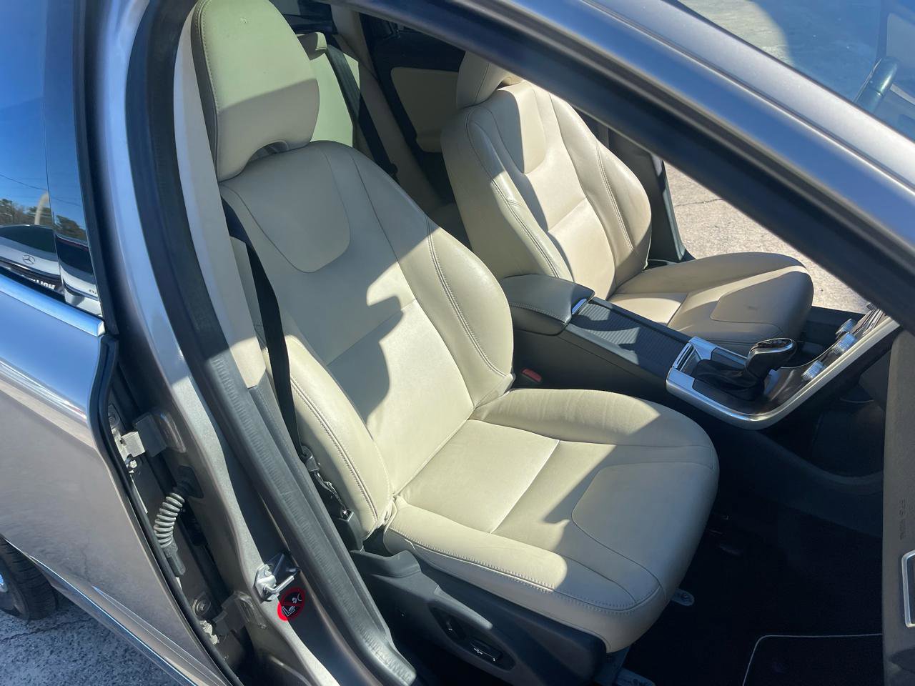 Used 2016 Volvo XC60 T5 Premier w/ Protection Package image 19