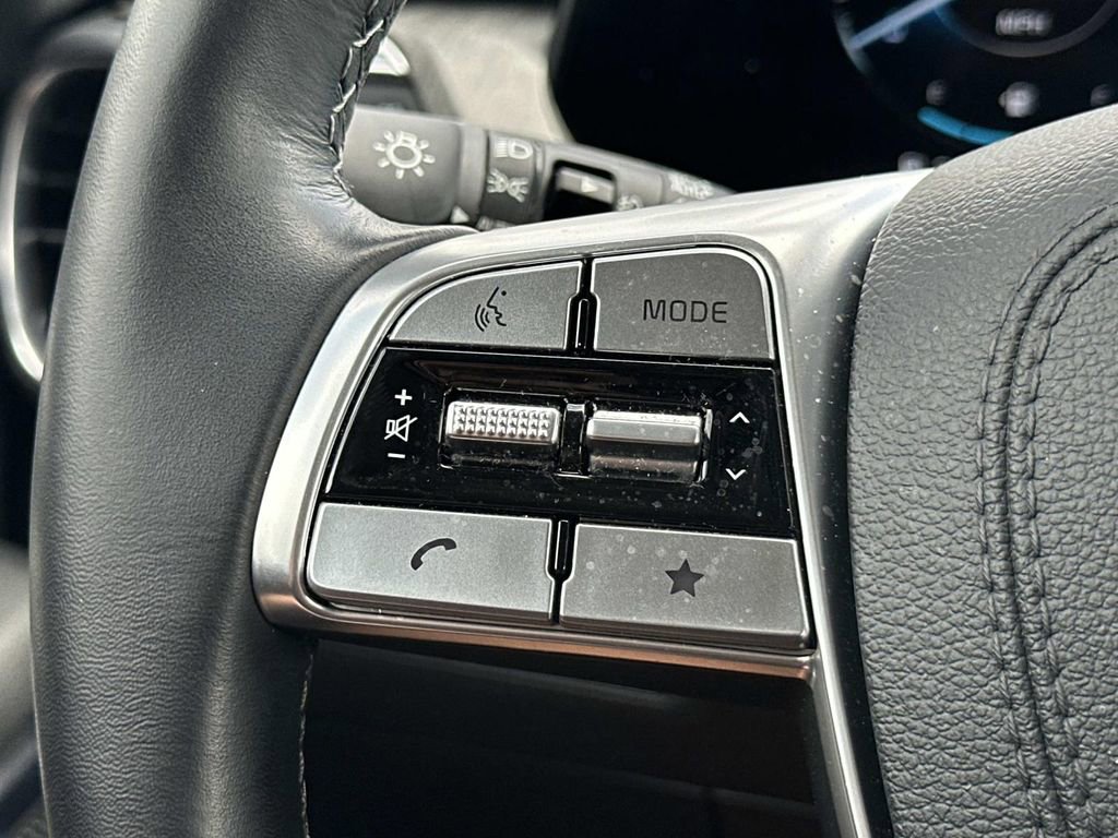 Used 2025 Kia Telluride SX w/ SX Captain's Chair Package image 22