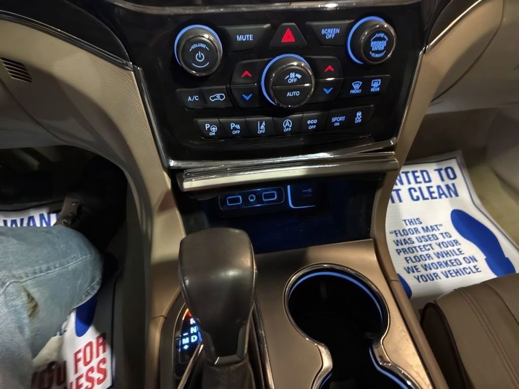 Used 2021 Jeep Grand Cherokee Overland image 28