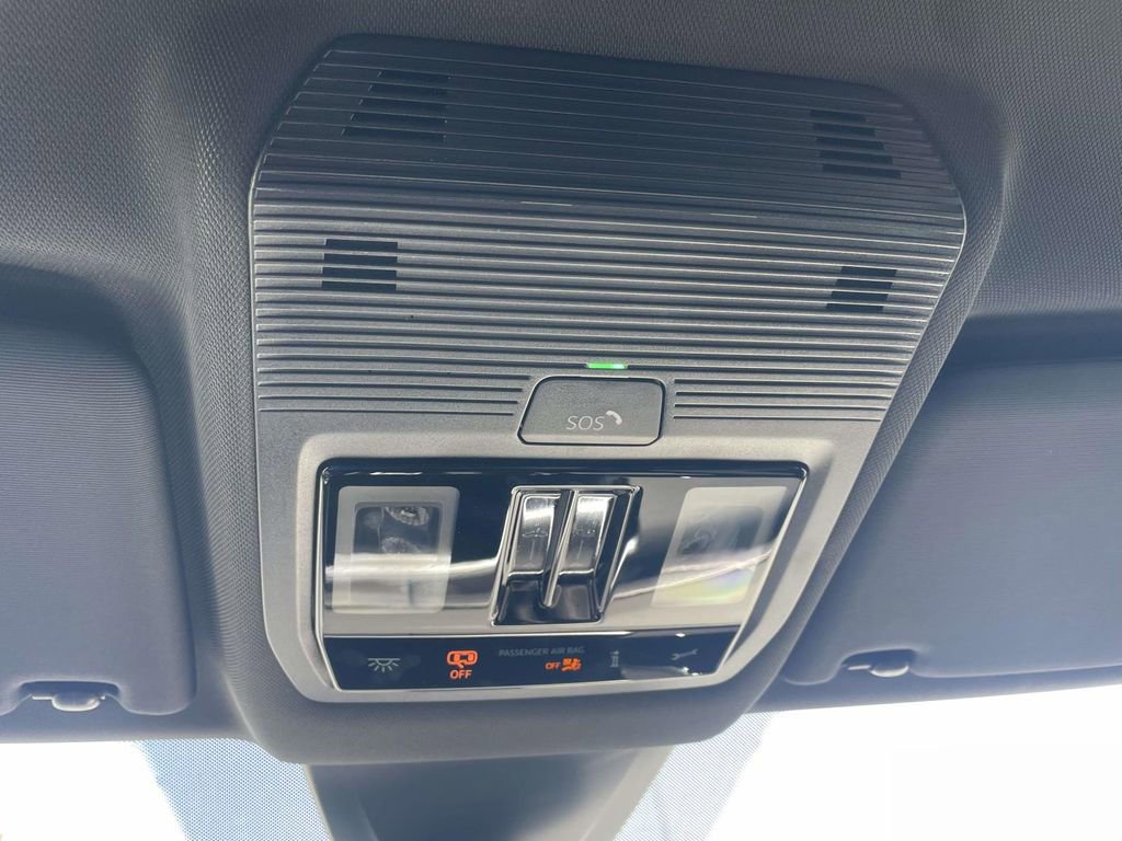 Used 2026 Volkswagen Atlas Cross Sport SE w/ Panoramic Sunroof Package FWD image 25
