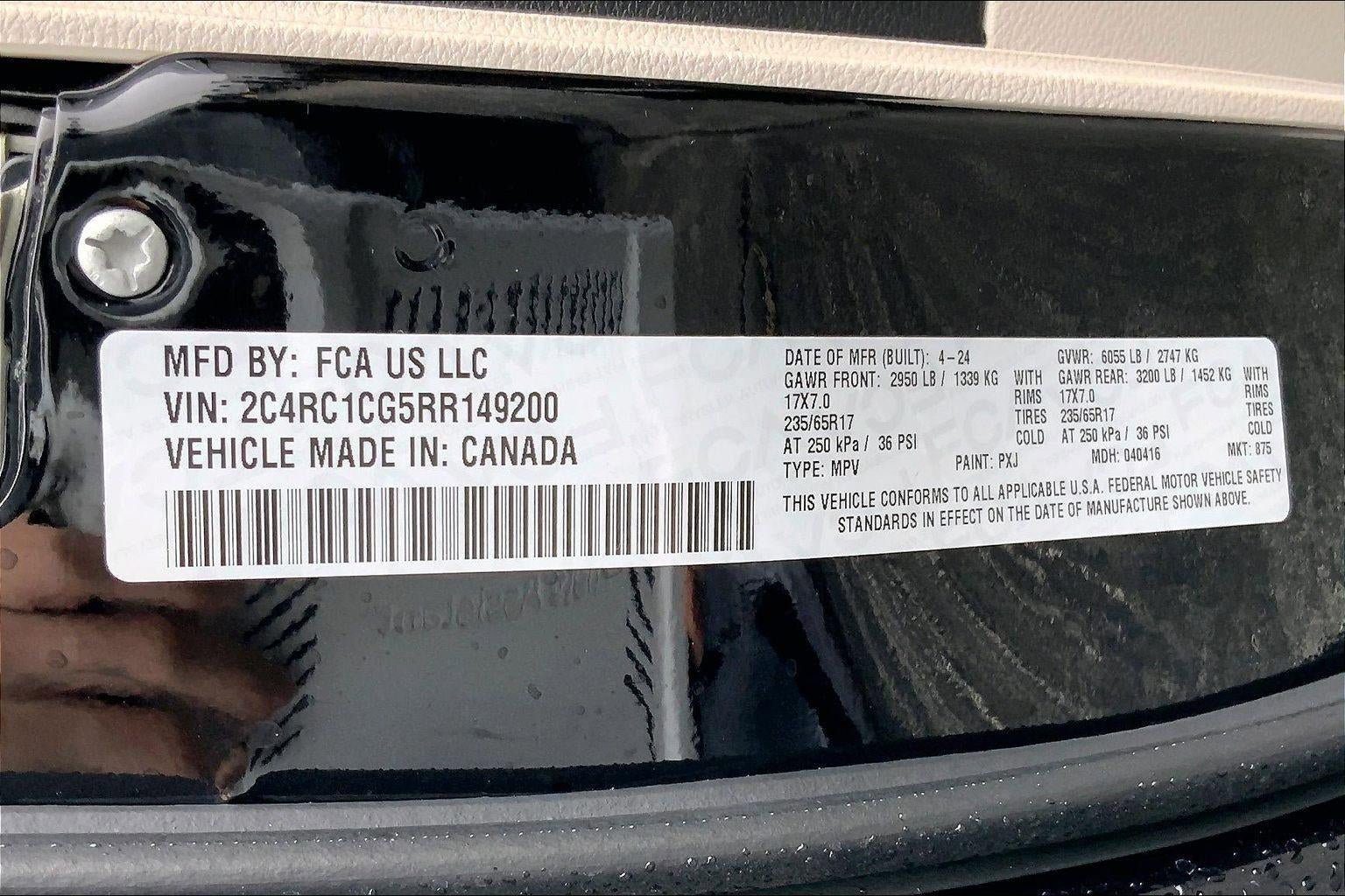 Used 2024 Chrysler Voyager LX image 29