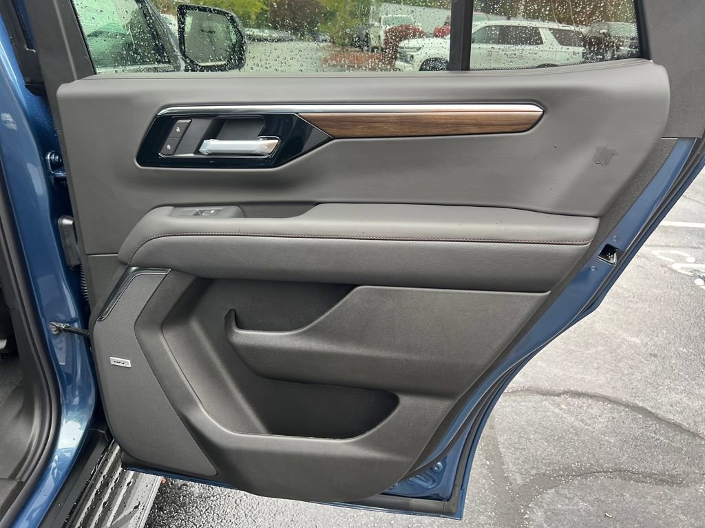 New 2026 Chevrolet Tahoe High Country w/ Sun And Tow Package image 23