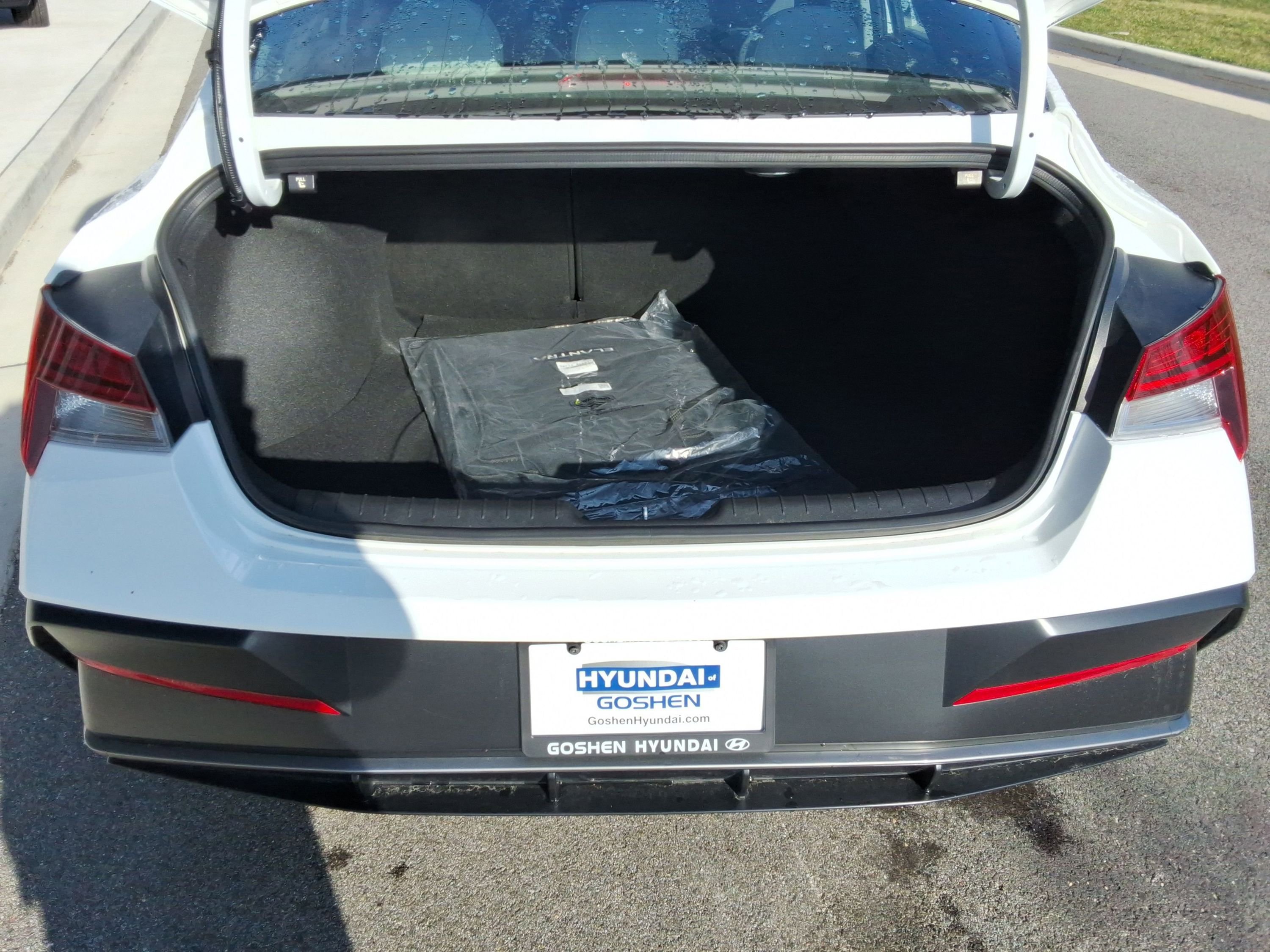 Used 2025 Hyundai Elantra Limited image 31