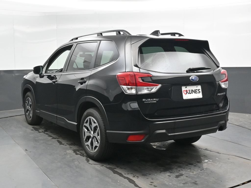 Used 2022 Subaru Forester Premium AWD/4WD image 11