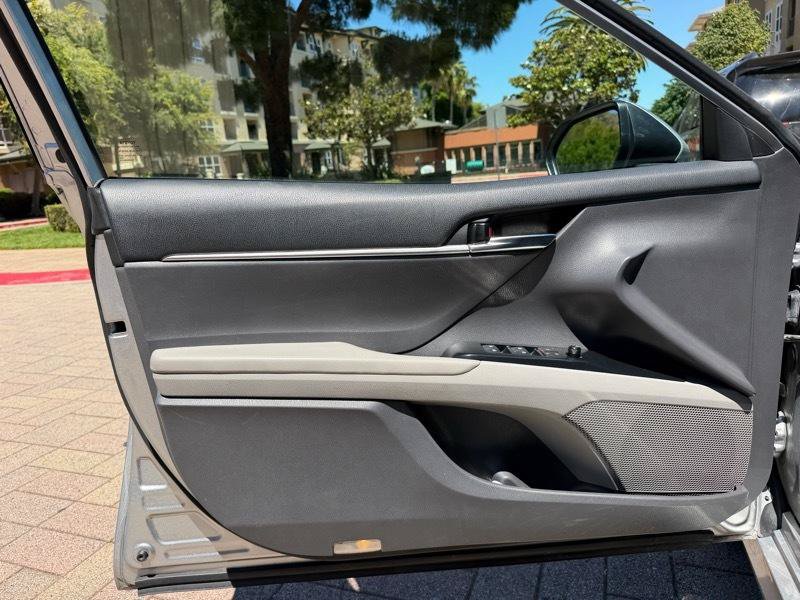 Used 2019 Toyota Camry LE w/ Carpet Mat Package FWD image 62