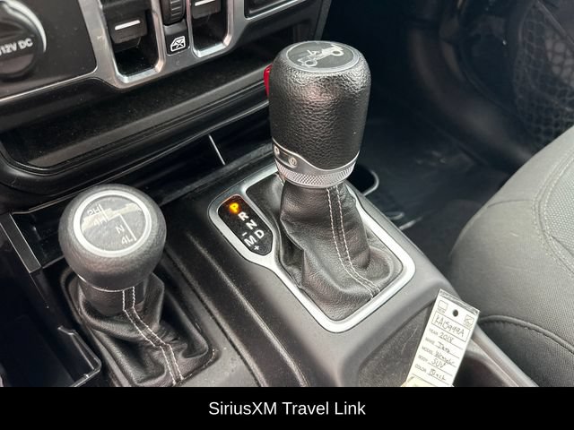 Used 2018 Jeep Wrangler Unlimited Sahara AWD/4WD image 16
