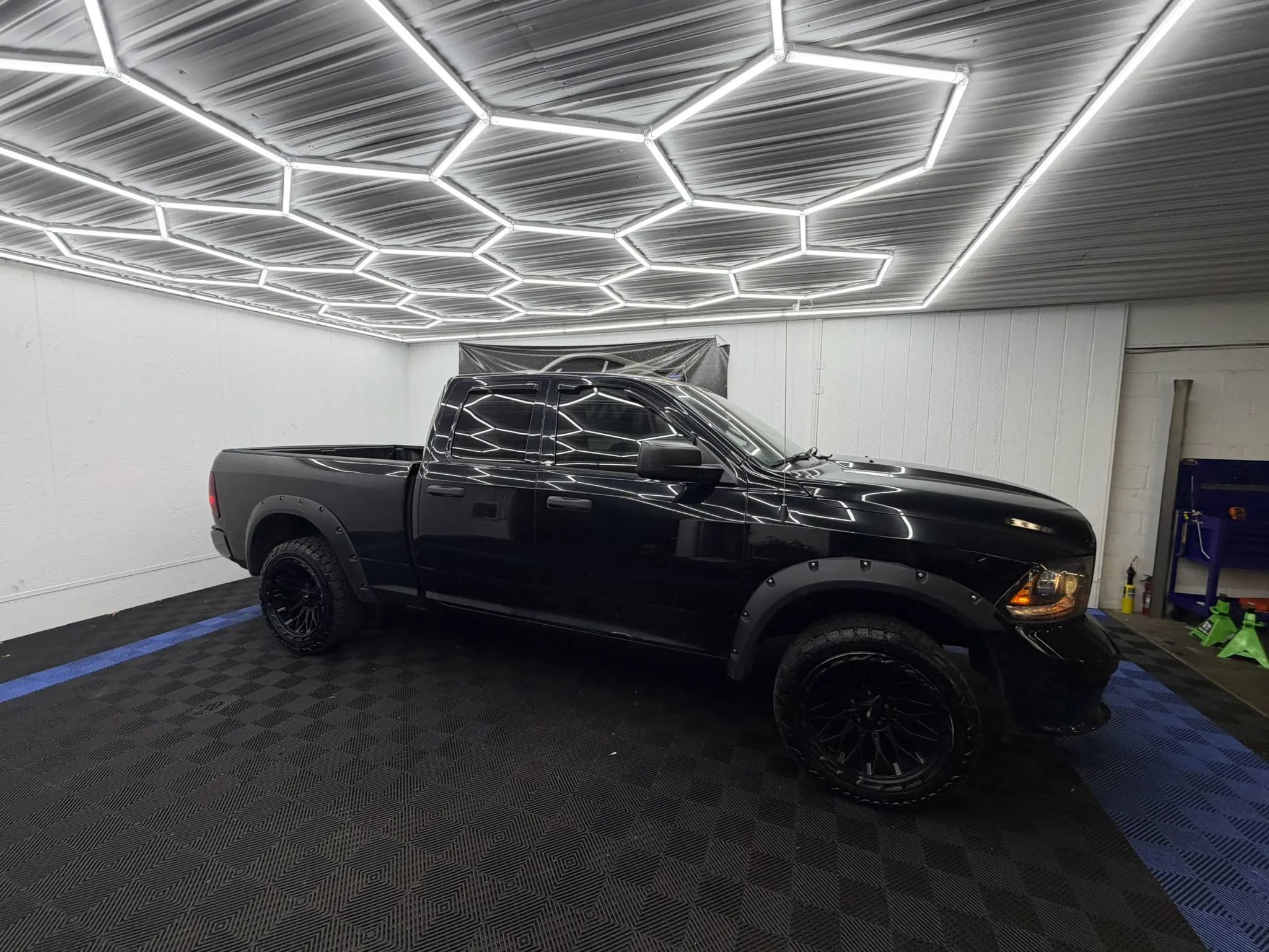 Used 2014 RAM 1500 ST AWD/4WD image 2