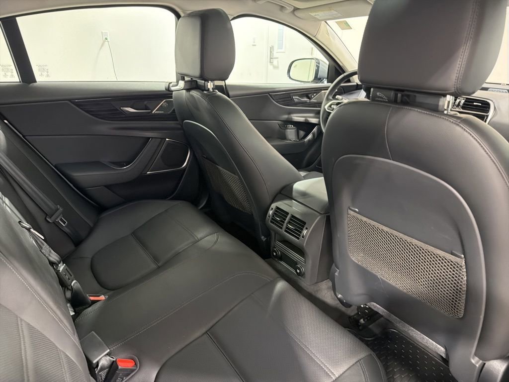 Used 2020 Jaguar XE S AWD/4WD image 27
