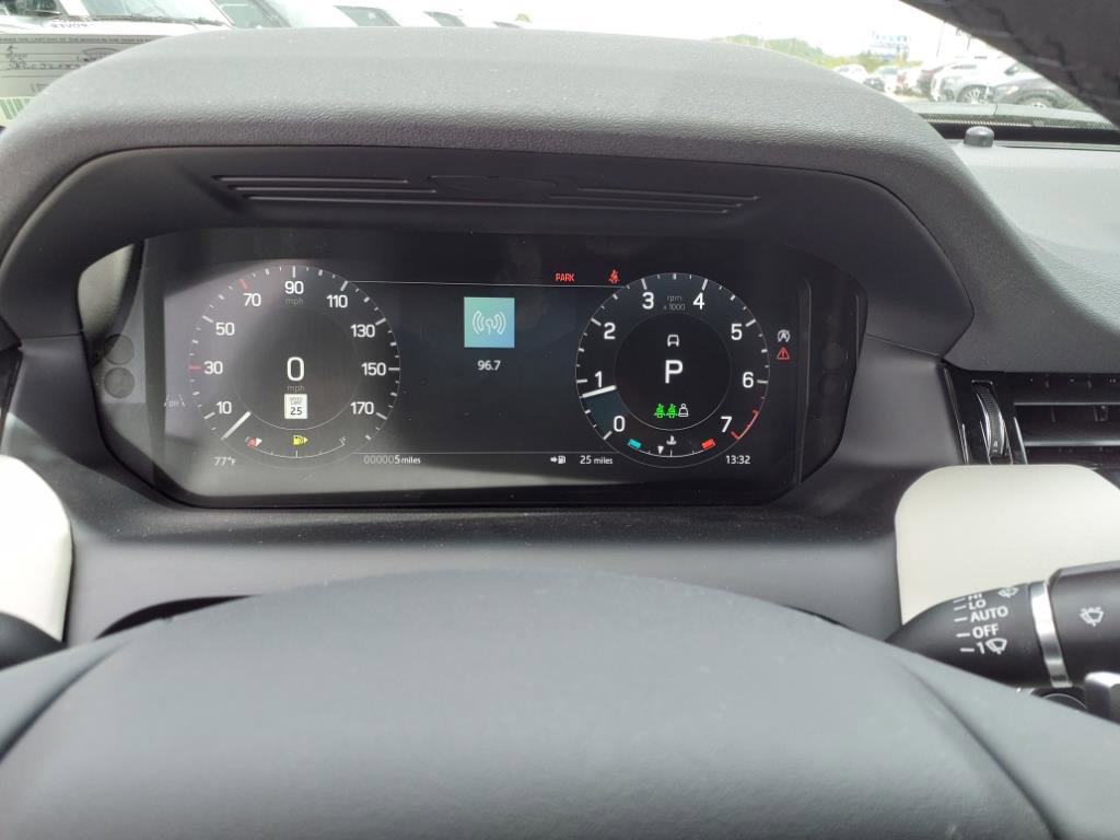 Used 2025 Land Rover Discovery Sport S image 17