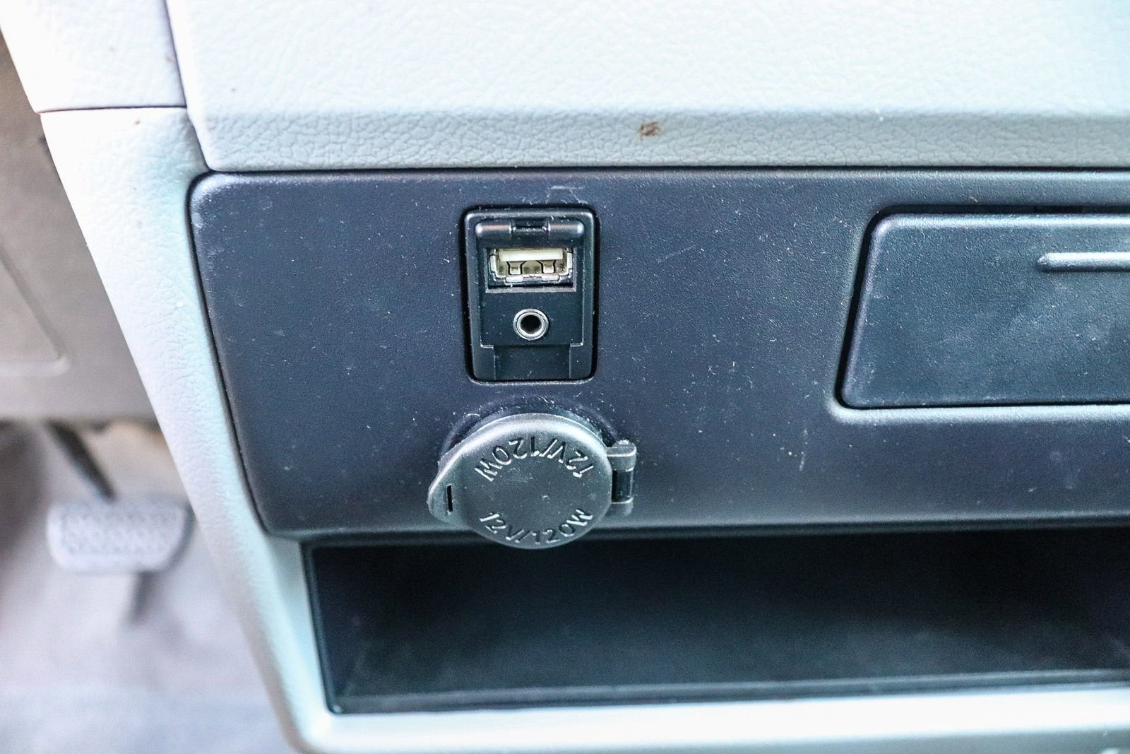 Certified 2017 Toyota Sienna LE FWD image 27