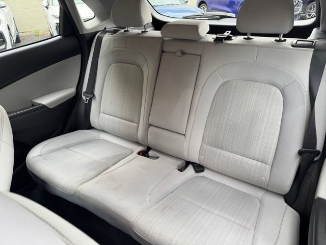Used 2023 Hyundai Kona SEL AWD/4WD image 16