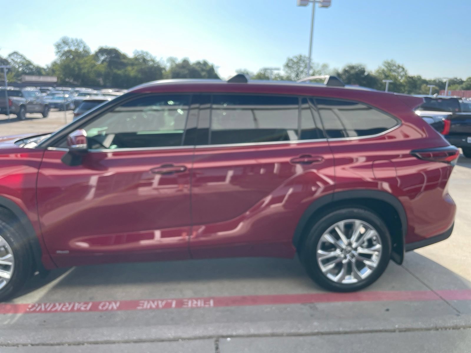 Used 2026 Toyota Highlander Limited AWD/4WD image 6