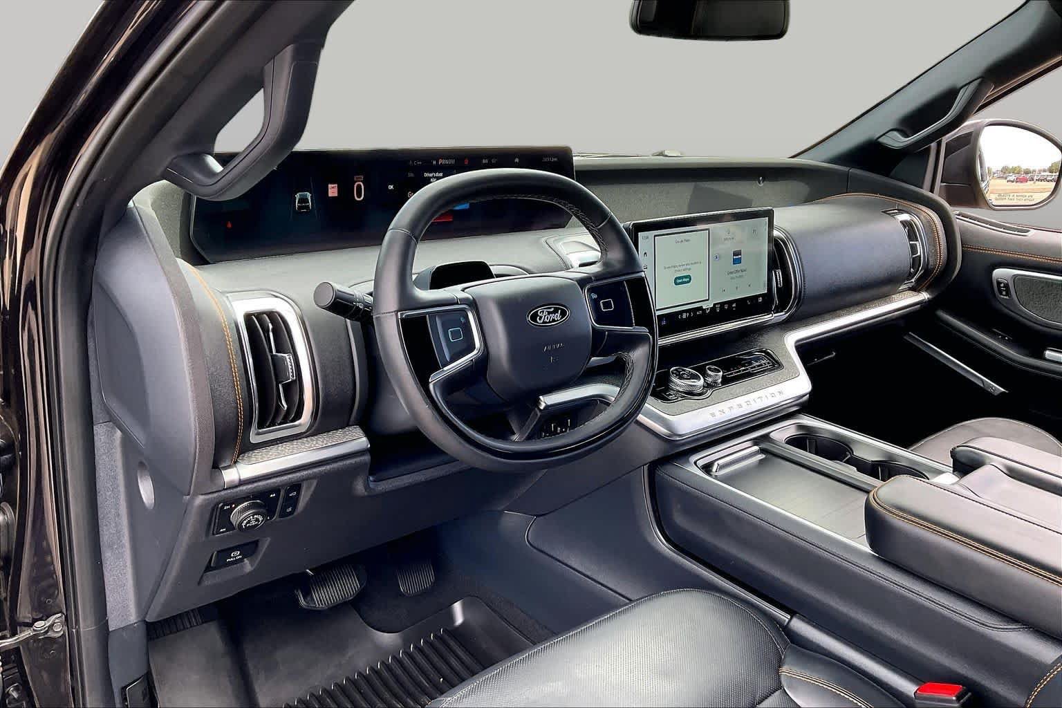 Used 2025 Ford Expedition Tremor AWD/4WD image 17