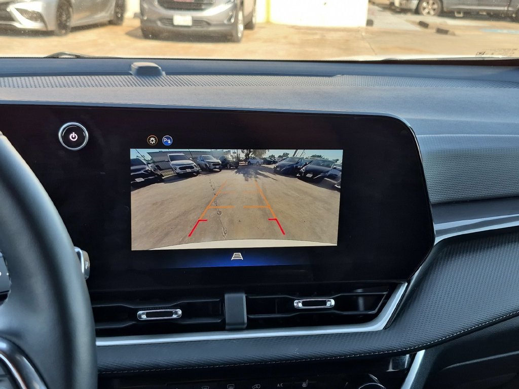 Used 2026 Chevrolet Equinox LT FWD image 17