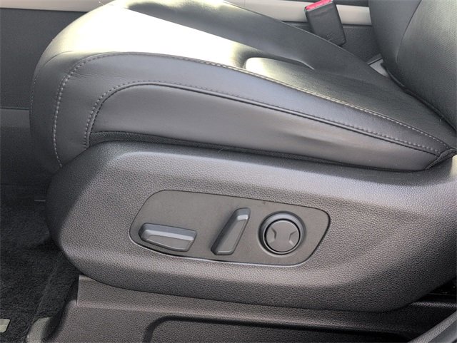 Used 2023 Kia Carnival LX image 10