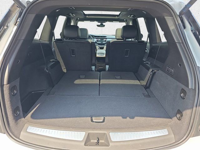 Used 2025 Cadillac XT6 Sport w/ Technology Package image 14