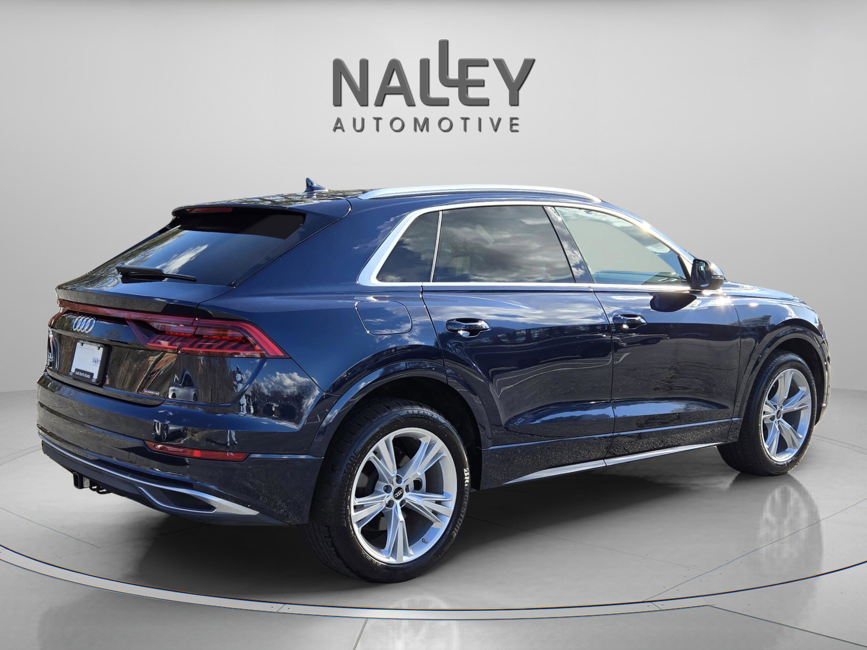 Used 2023 Audi Q8 Premium image 5