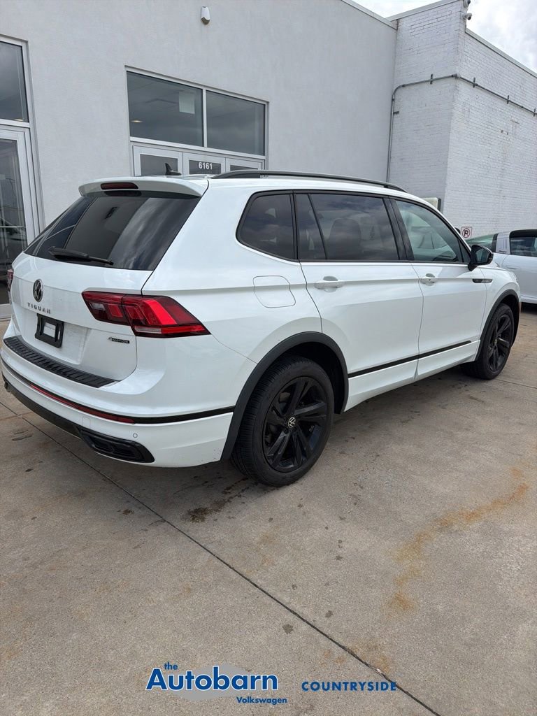 Used 2023 Volkswagen Tiguan SE R-Line AWD/4WD image 6