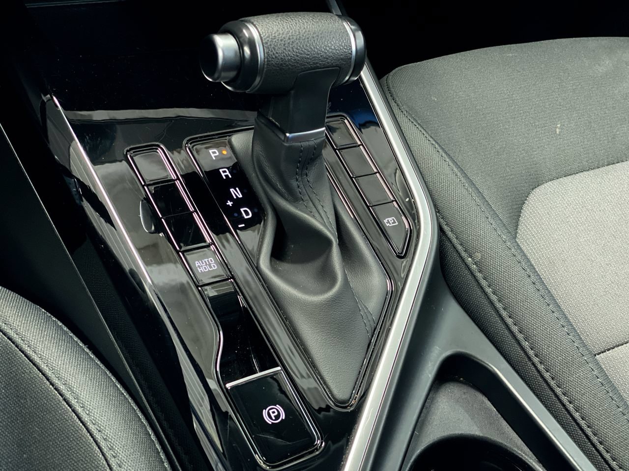 Certified 2025 Kia Niro LX FWD image 24