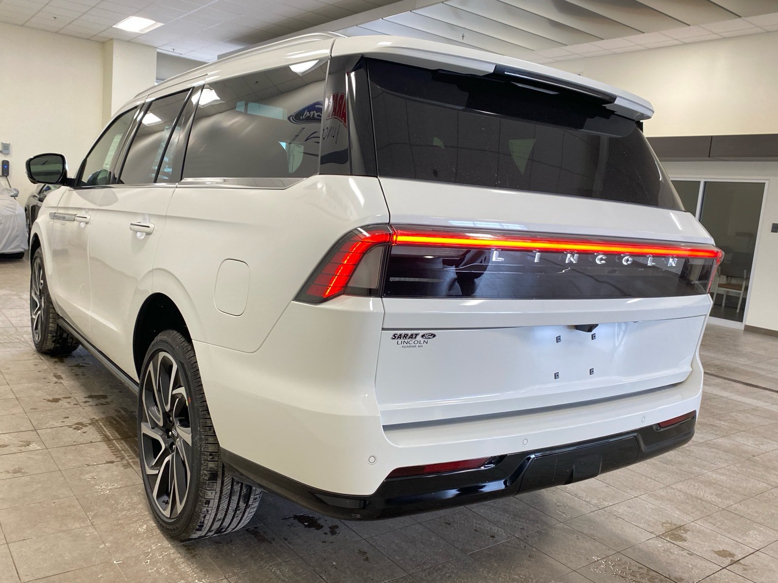 New 2026 Lincoln Navigator Reserve AWD/4WD image 5