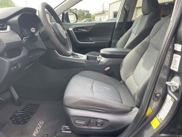 Used 2020 Toyota RAV4 XLE image 12