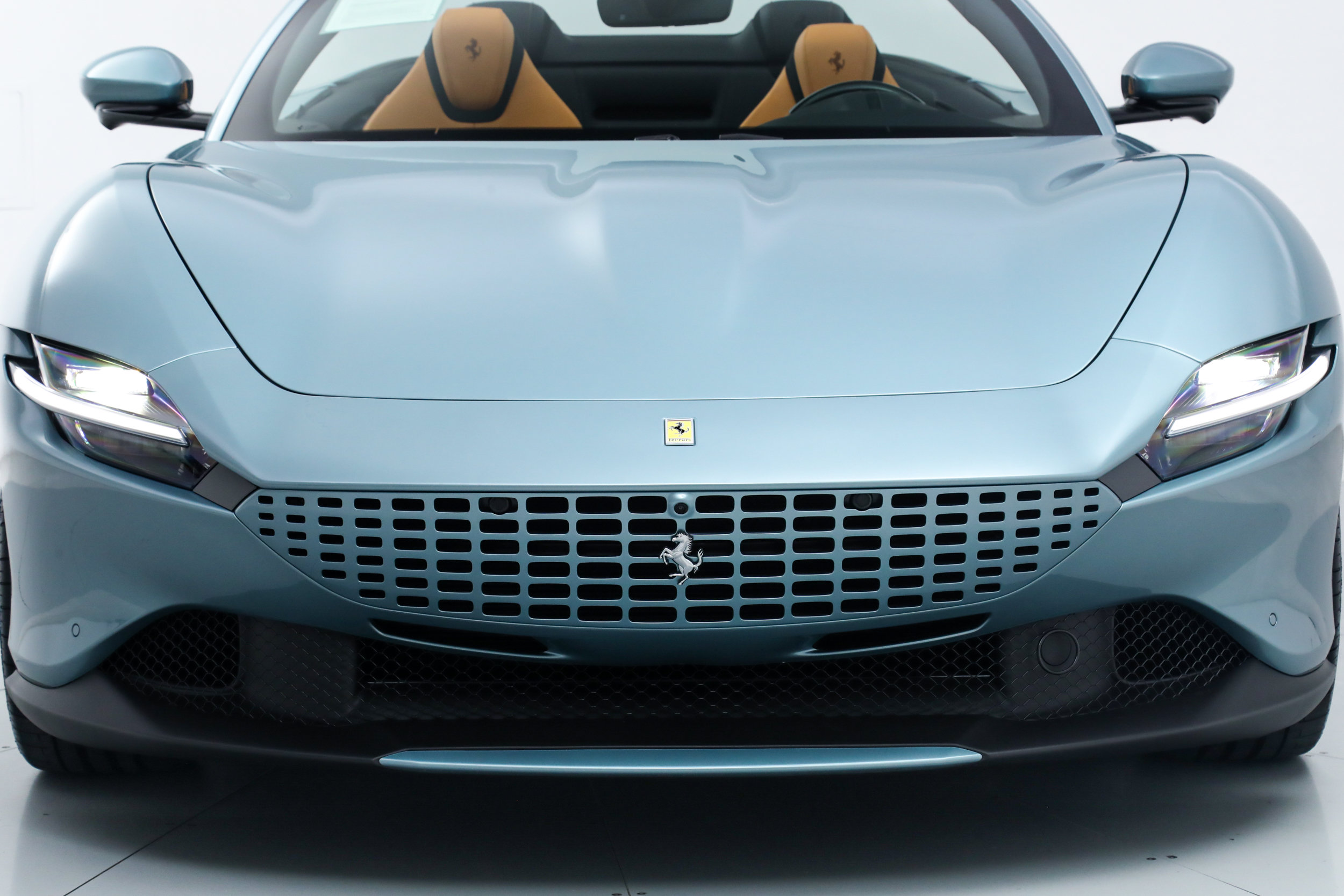 Certified 2025 Ferrari Roma Spider RWD image 14