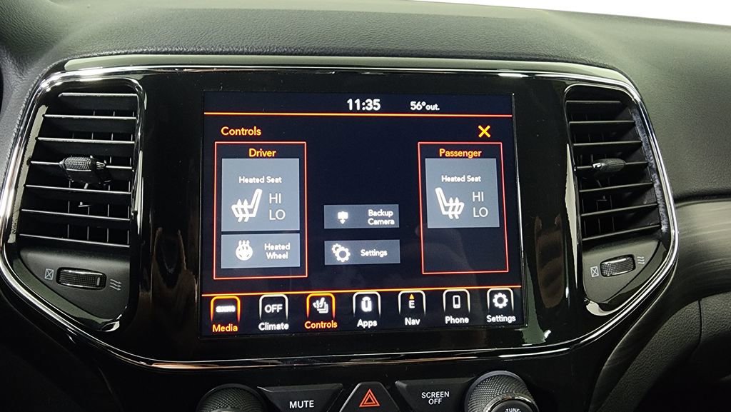 Used 2022 Jeep Grand Cherokee Laredo X image 22