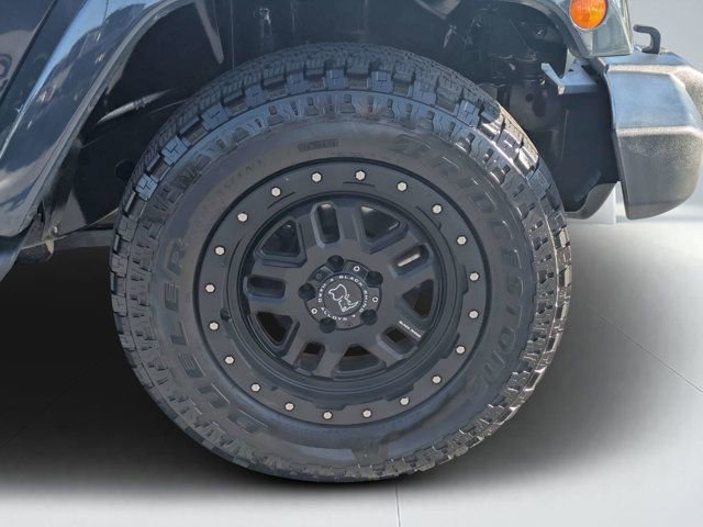 Used 2017 Jeep Wrangler Unlimited Sahara AWD/4WD image 10