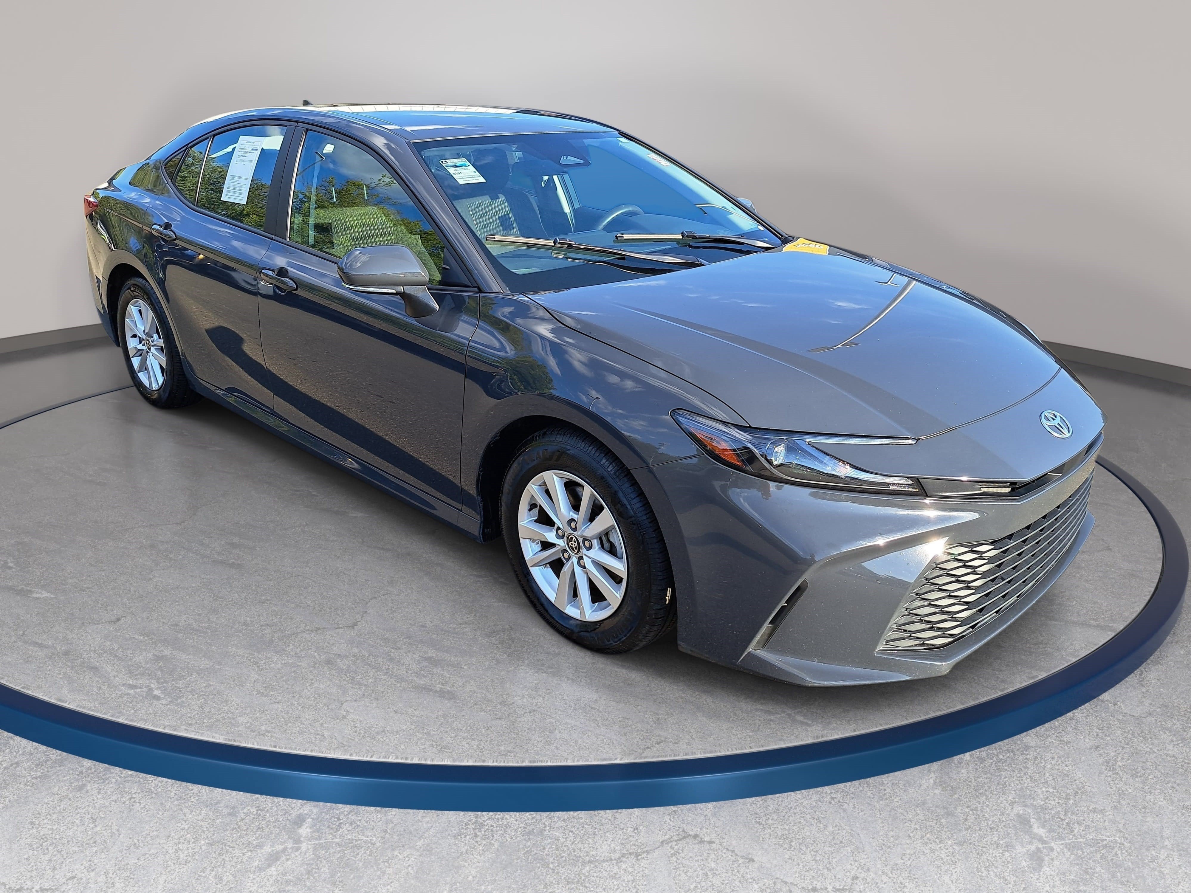 Used 2025 Toyota Camry LE FWD image 3