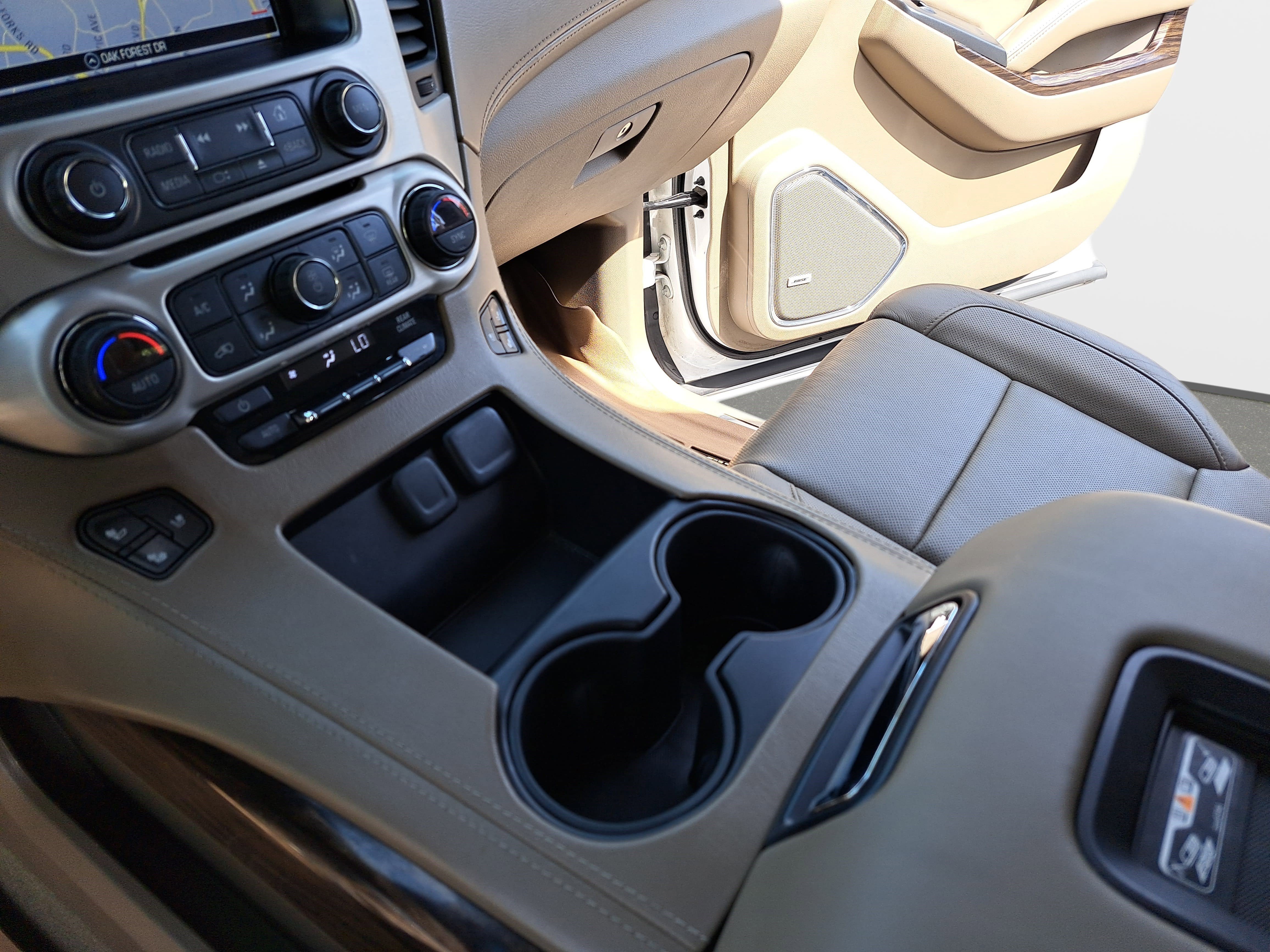 Used 2017 GMC Yukon XL SLT w/ Premium Edition image 26