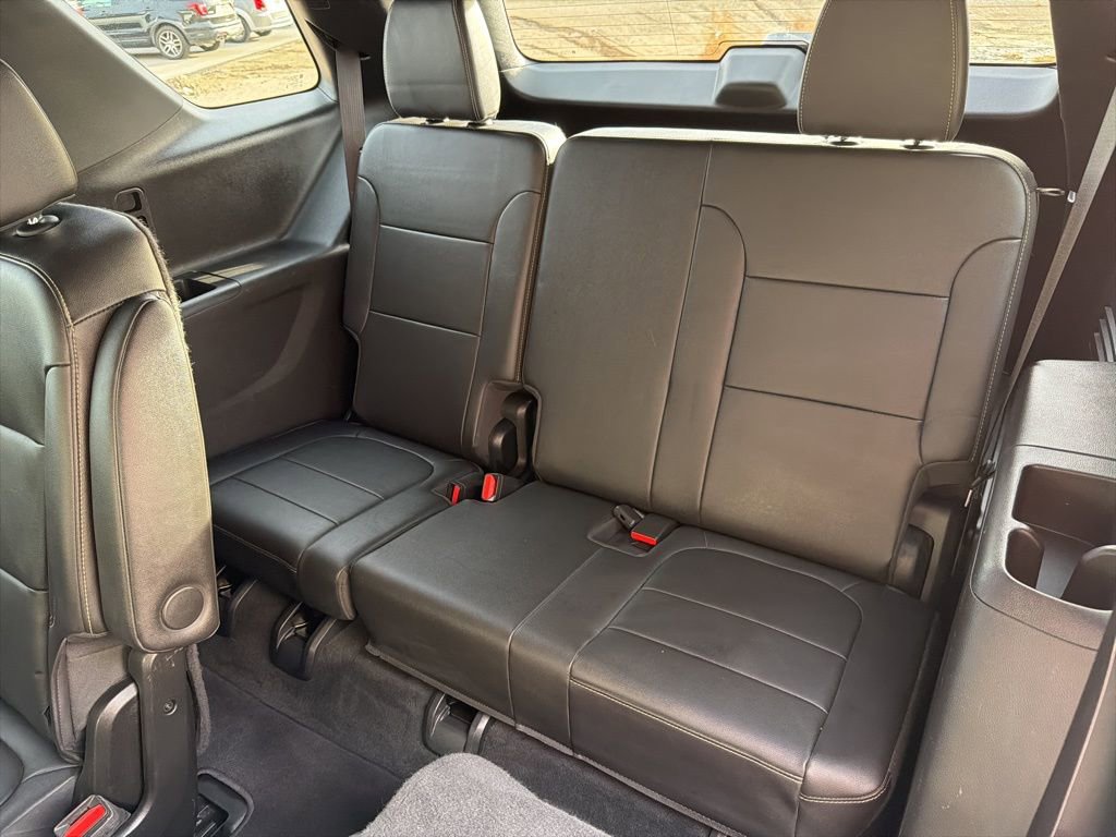 Used 2023 Chevrolet Traverse LT image 36