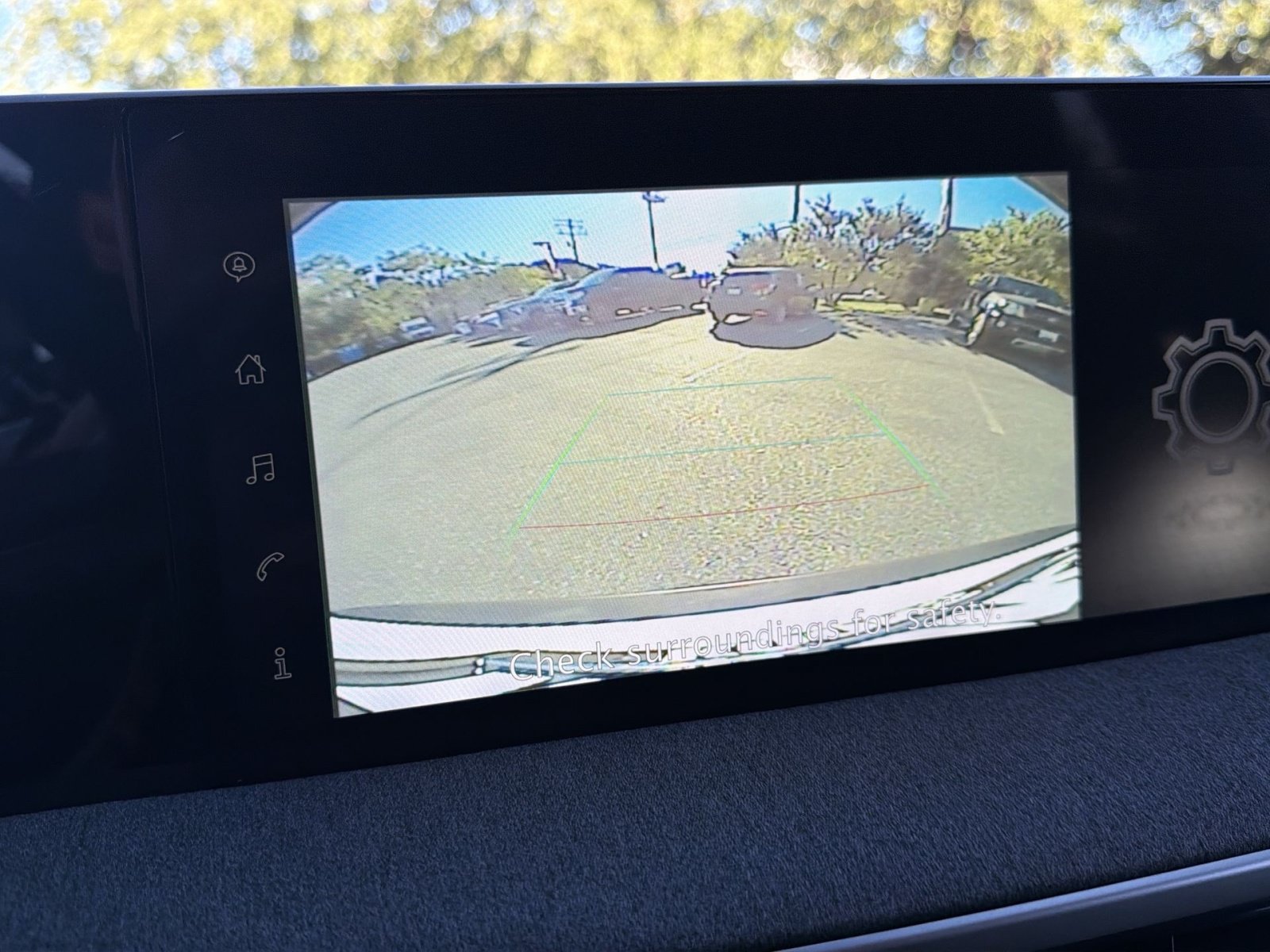 Used 2025 Nissan Kicks SV AWD/4WD image 20