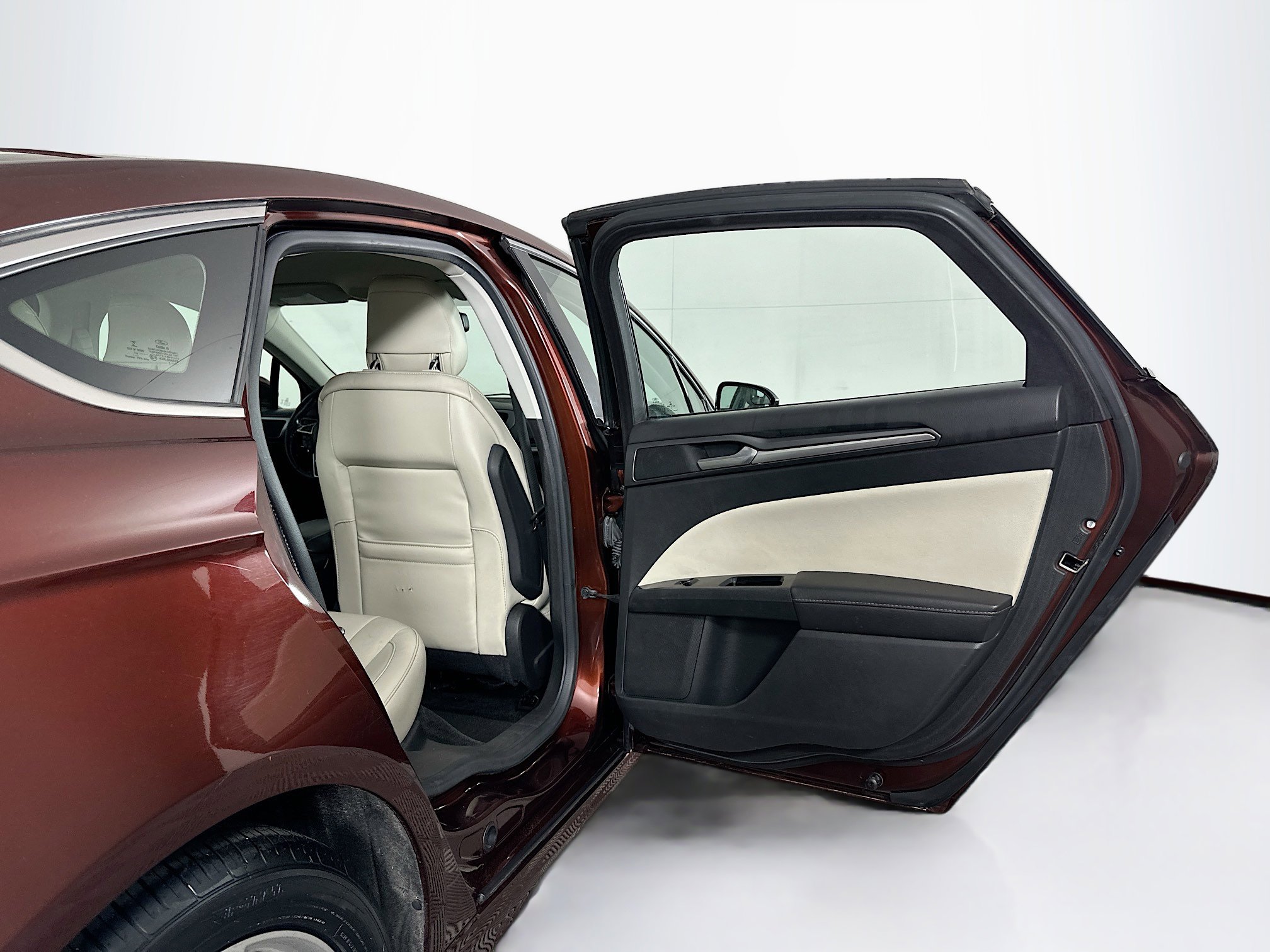 Used 2015 Ford Fusion Titanium image 28