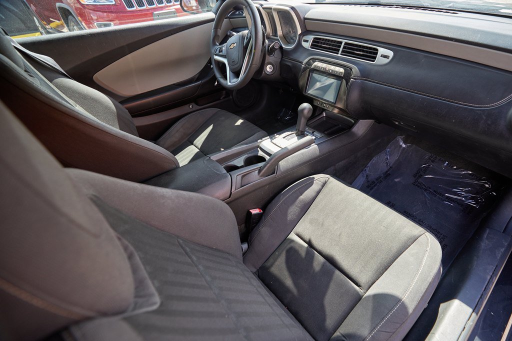 Used 2015 Chevrolet Camaro LS RWD image 12