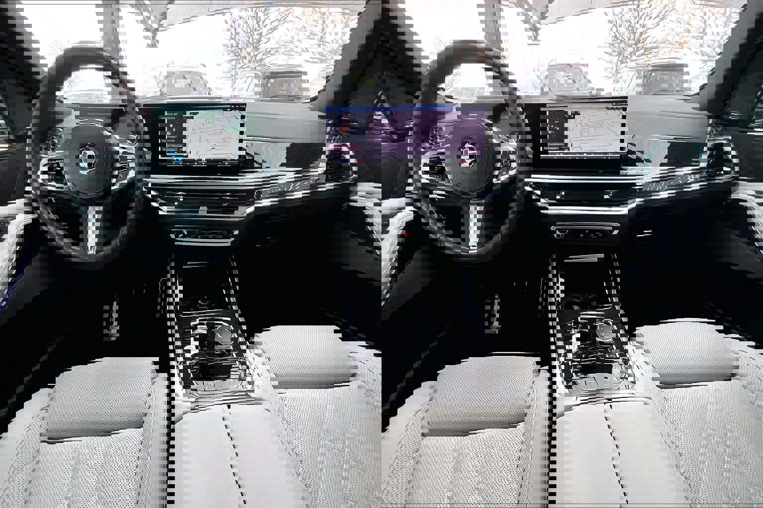 Used 2024 BMW X5 sDrive40i w/ M Sport Package image 16