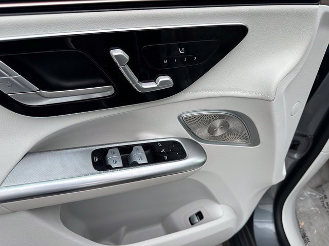 Used 2023 Mercedes-Benz EQE 350+ 4MATIC SUV w/ AMG Line Exterior Package image 19