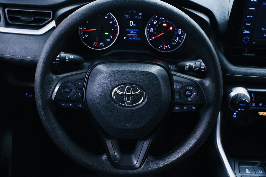 Used 2021 Toyota RAV4 XLE image 13