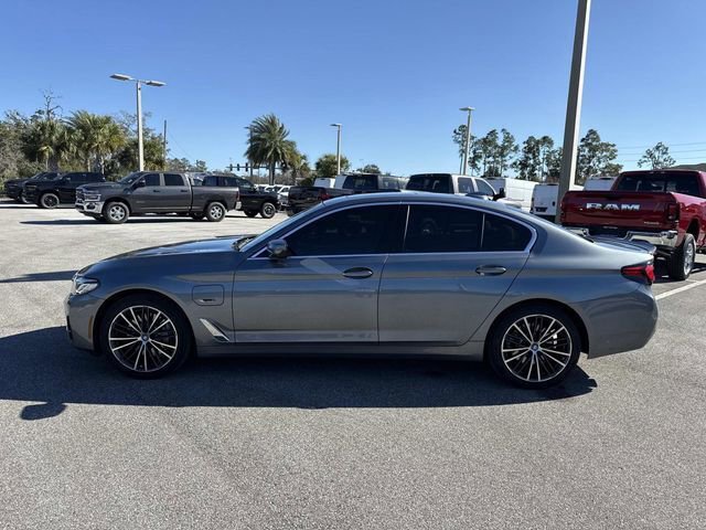 Used 2022 BMW 530e w/ Premium Package image 6