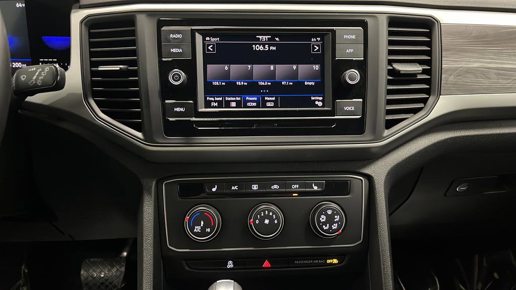 Used 2023 Volkswagen Atlas Cross Sport SE image 12