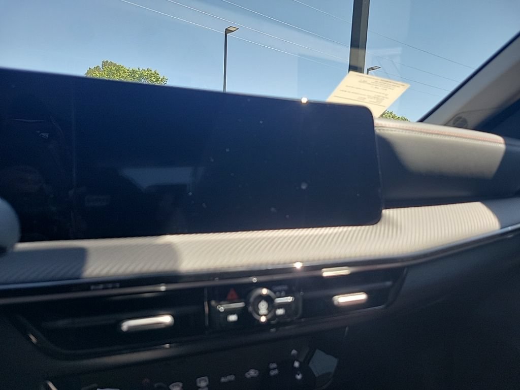 New 2025 Nissan Kicks SR FWD image 25