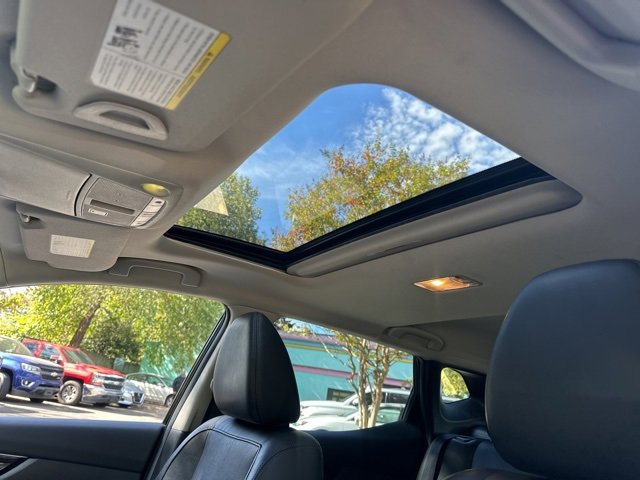 Used 2018 Nissan Rogue Sport SL w/ SL Premium Package image 18