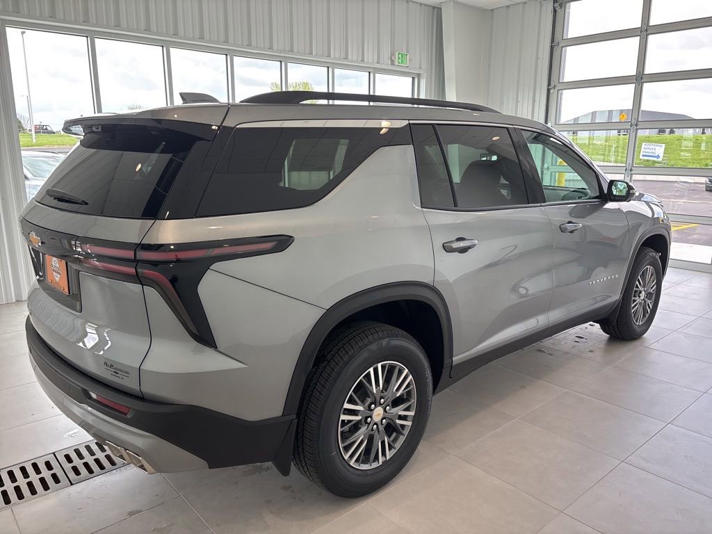 New 2026 Chevrolet Traverse LT w/ Driver Confidence Package AWD/4WD image 5