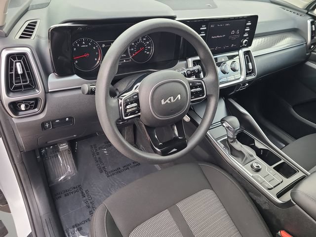 Used 2023 Kia Sorento LX FWD image 19